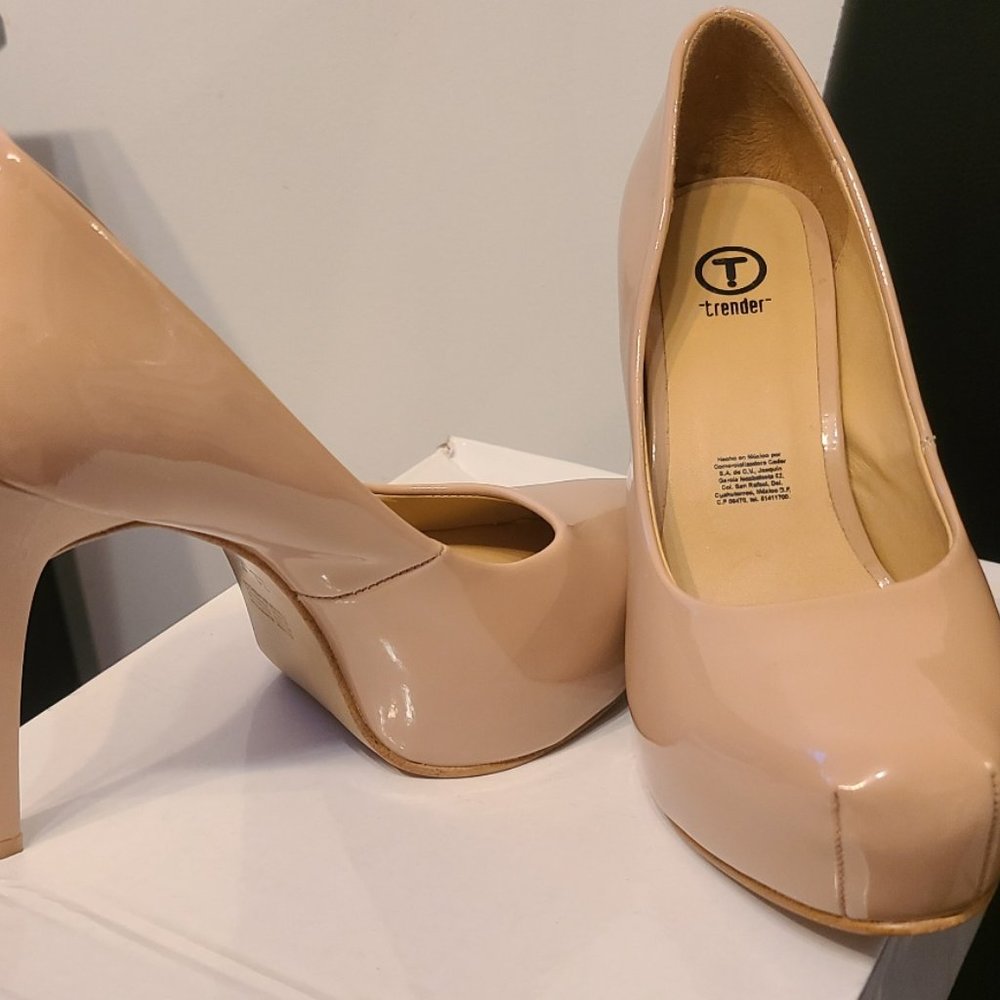 High Heels - Picture 4 of 4